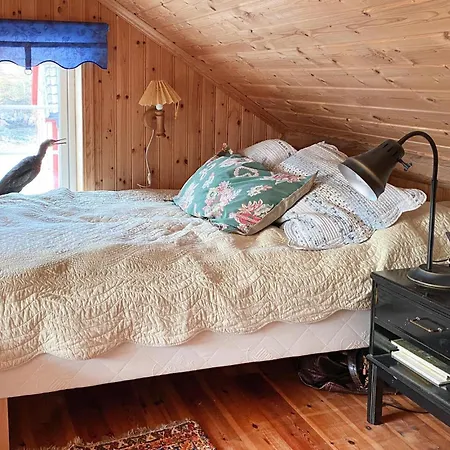 2 Bedroom Beautiful In AVEROY