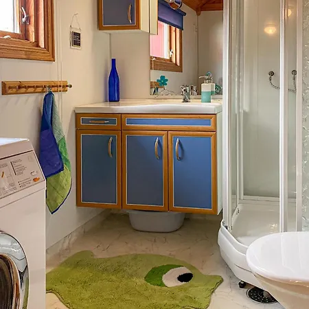 2 Bedroom Beautiful In Dom wakacyjny *